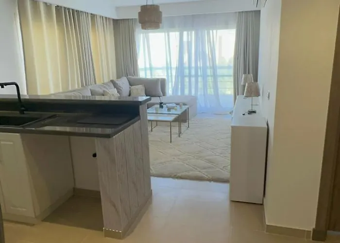 Elegant Fully Furnished 1 Bedroom Unit