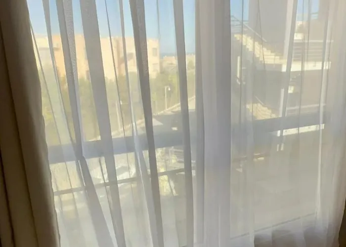 Elegant Fully Furnished 1 Bedroom Unit شقة *